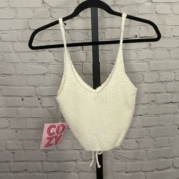 Crop top - Picture 2 of 4